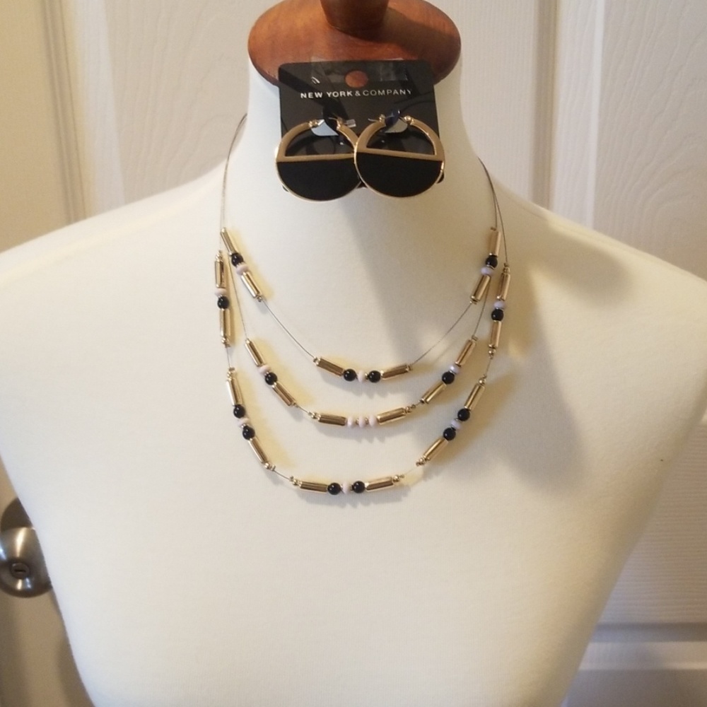 Necklace and earring set